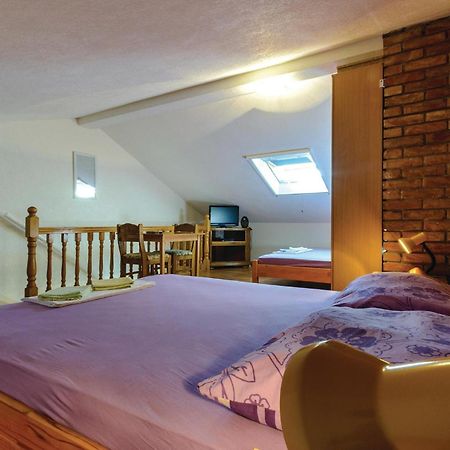 1 Bedroom Gorgeous Home In Slivno Klek Ngoại thất bức ảnh