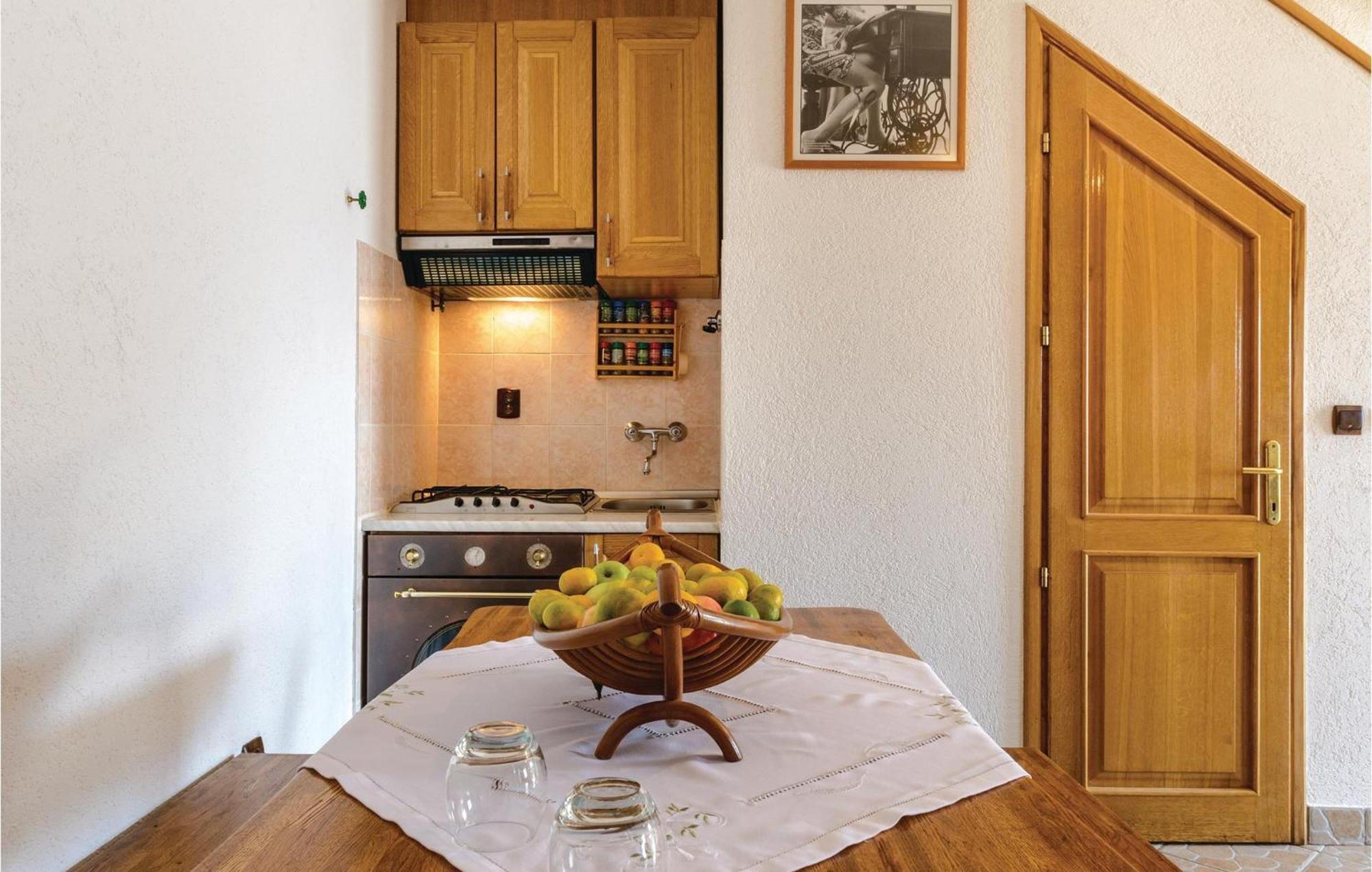 1 Bedroom Gorgeous Home In Slivno Klek Ngoại thất bức ảnh
